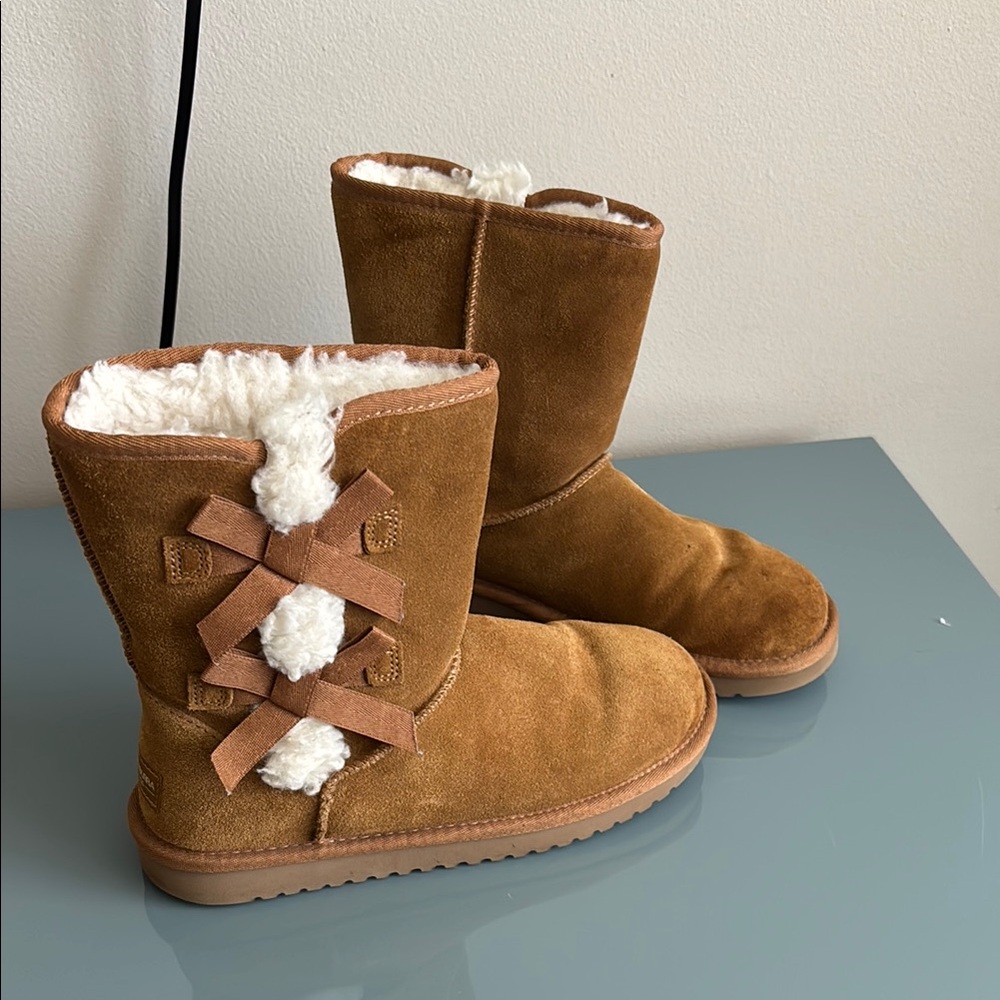Koolaburra Tan Suede Boots with Fleece Lining